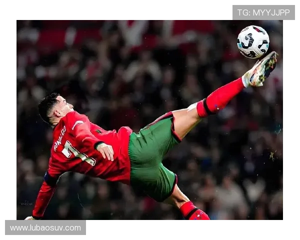 全球足球巨星的生日庆祝与传奇故事盘点