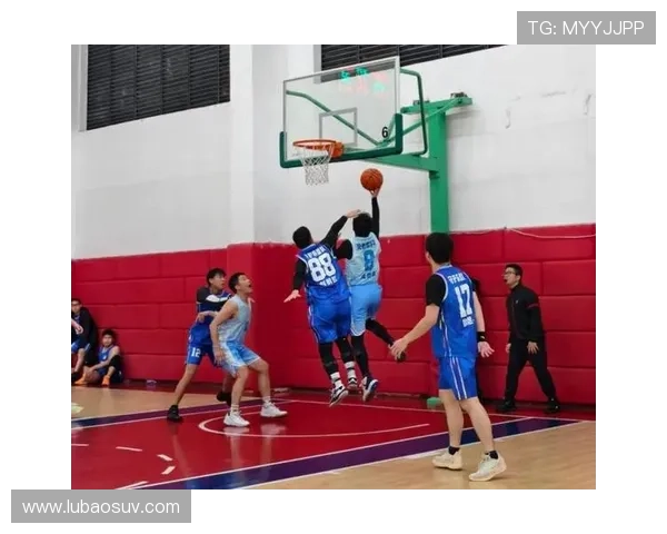 全国锦标赛回顾：上海篮球队展现卓越团队协作精神与战术配合